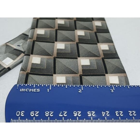 Stafford 100% Imported Silk Green Geometric Print Tie Made In USA - Picture 2 of 7